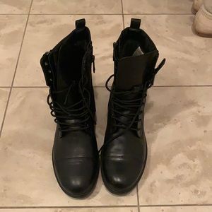 Stylish Black boots